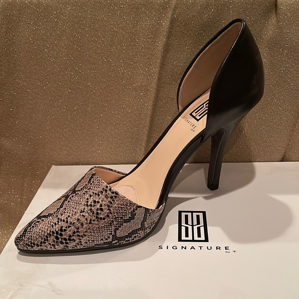 Ladies Cream Snake Print Shoes
